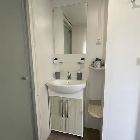Mobil-home Avec Terrasse - 6 Pers. - Api-1-52-2042 Kamp alanı Grayan-et-l'Hopital