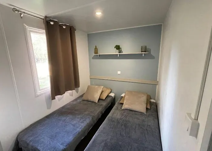 Kamp alanı Mobil-home Avec Terrasse - 6 Pers. - Api-1-52-2042 *