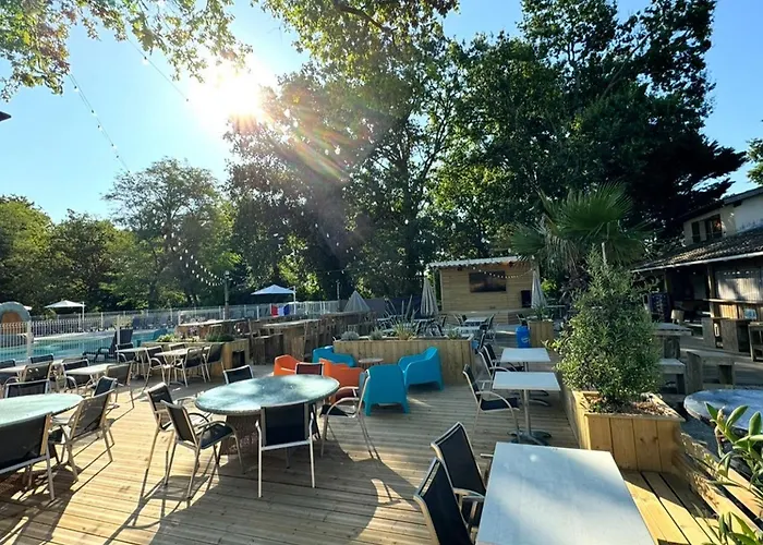 Kamp alanı Mobil-home Avec Terrasse - 6 Pers. - Api-1-52-2042 *